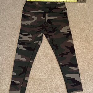 TNA women’s size XL Camouflage Print Leggings ankle
